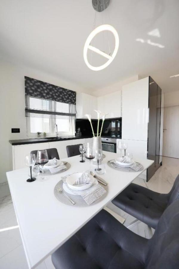 זאדאר Luxury Majpruz Suites I מראה חיצוני תמונה