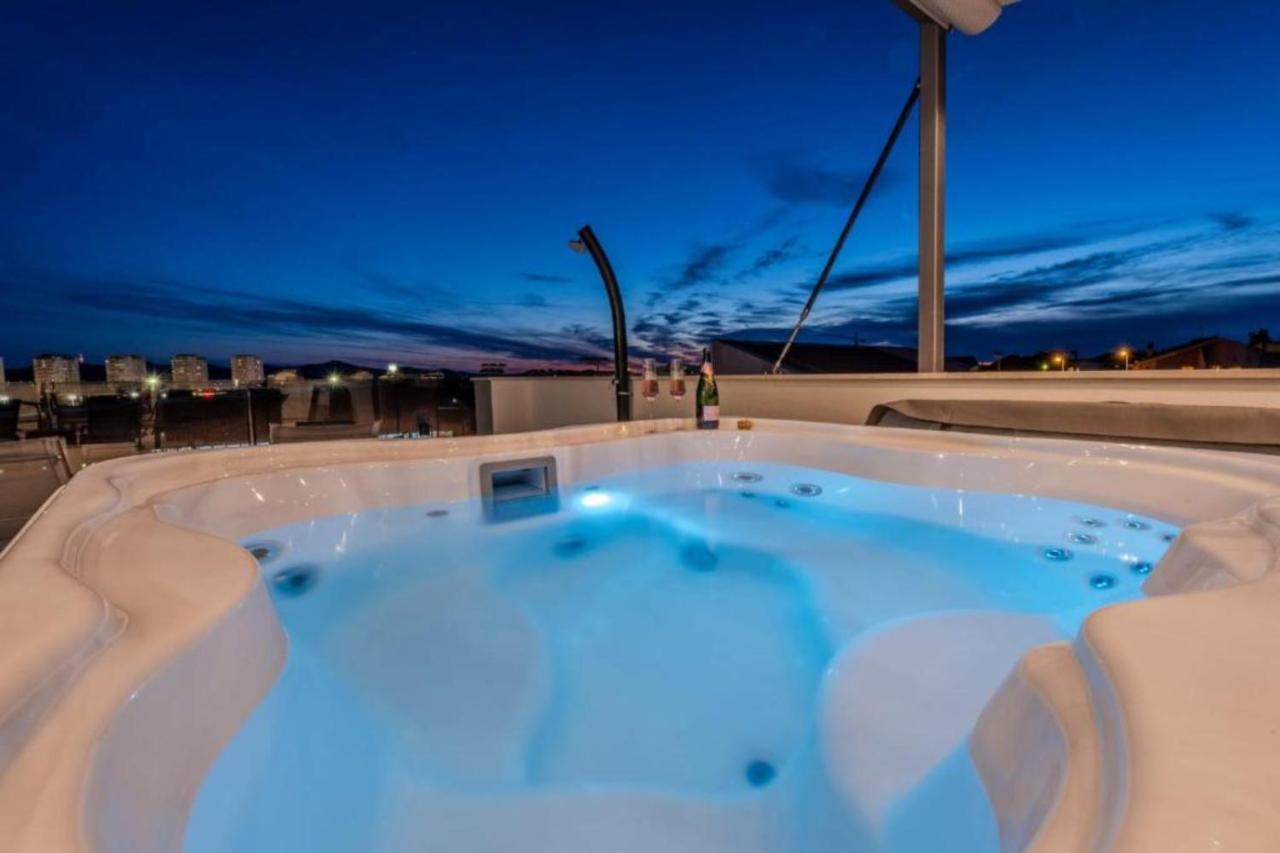 זאדאר Luxury Majpruz Suites I מראה חיצוני תמונה